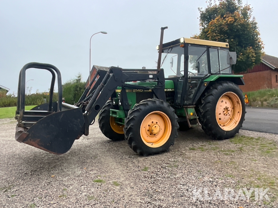 Traktor John Deere 2140 med lastare