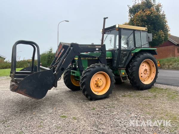 Traktor John Deere 2140 med lastare
