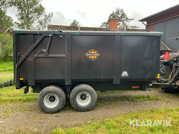 Spannmålskärra Palmse Volymvagn D1217 kapell och hydraulisk baklucka