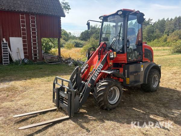 Hjullastare Everun ER08 med redskap