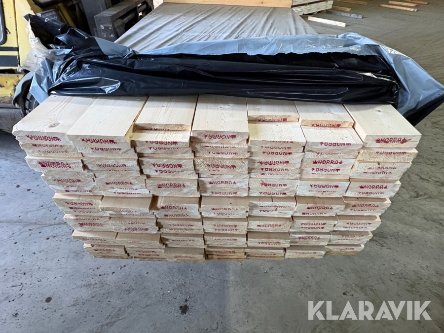 Finsågad ytterpanel 19x 148 gran A-sort