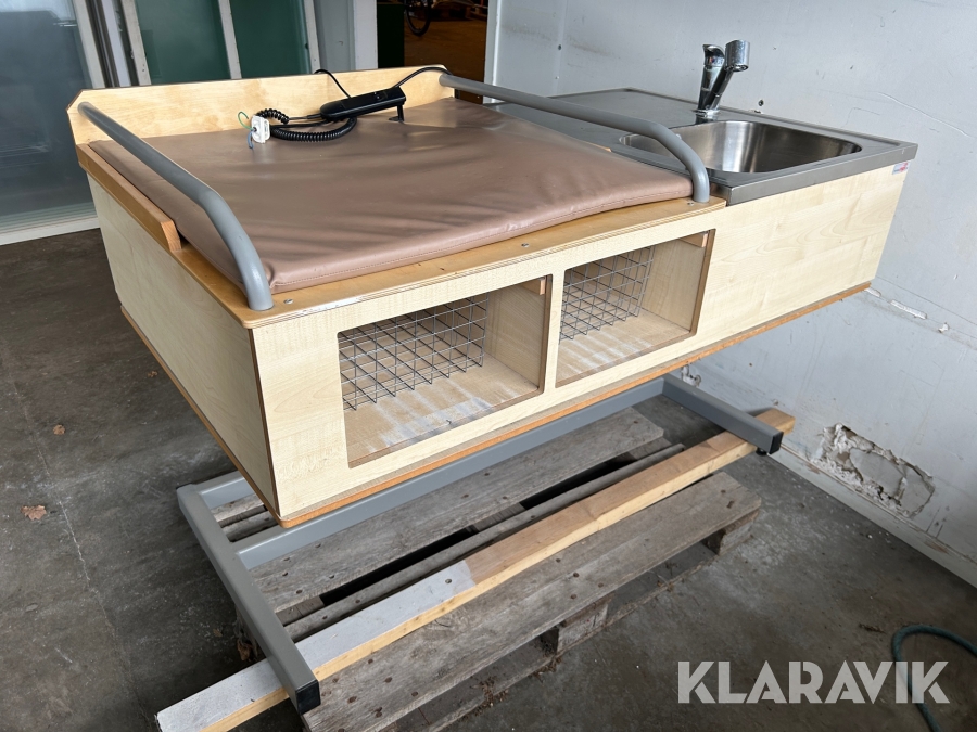 Skötbord med vask