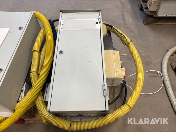 Utanpåliggande fasadskåp Garo 25A