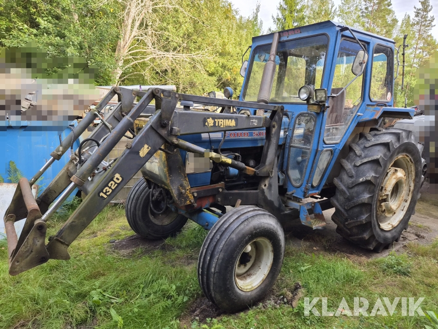Traktor Ford 5000 med frontlastare
