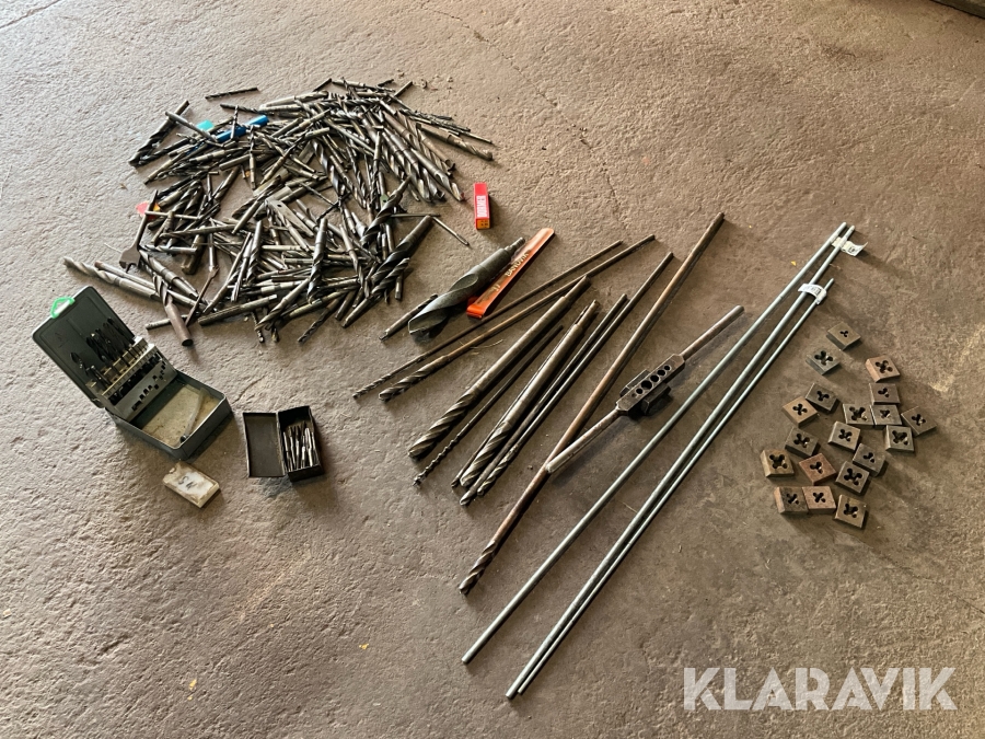 Parti med borrar och gängutrustning