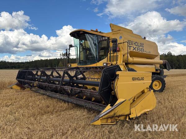 Skördetröska New Holland TX66 Plus med skärbord  och skärvagn