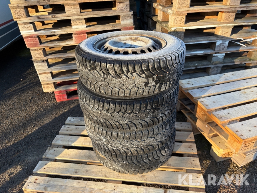Vinterdäck på fälg Bridgestone 205/65R16