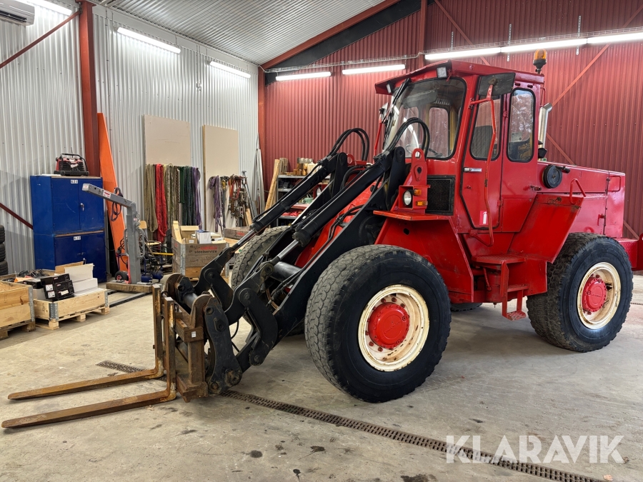 Hjullastare Volvo BM 4300 - Med tillhörande gafflar