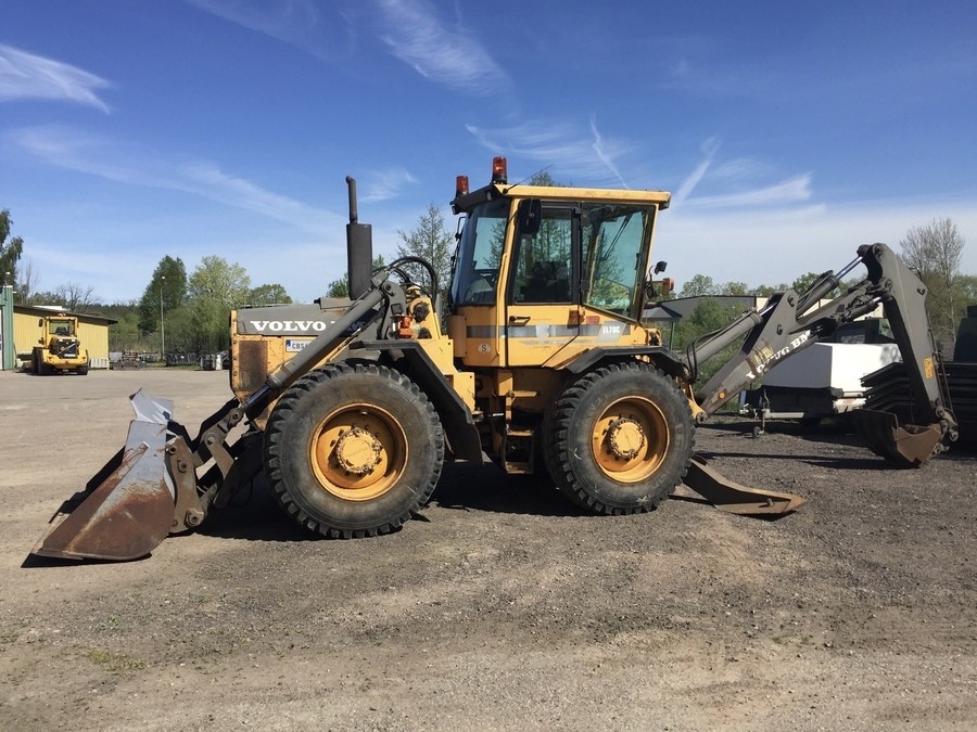 Traktorgrävare VOLVO BM EL70C