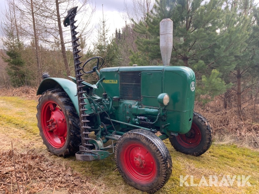 Veterantraktor Bolinder-Munktell BM10 gasolstart, slåtteraggregat