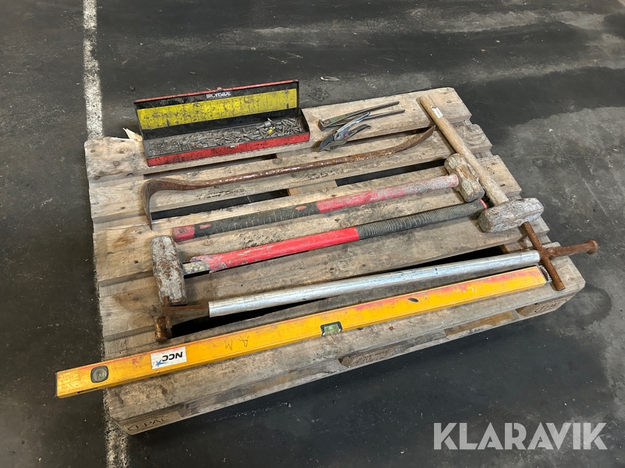 Släggor, koben, bits, vattenpass & hovtåg mm