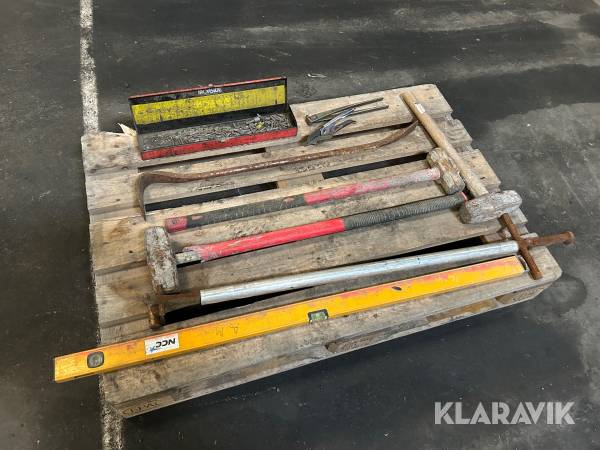 Släggor, koben, bits, vattenpass & hovtåg mm