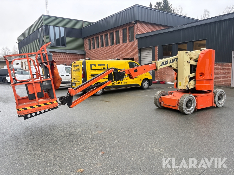 Vikbomslift JLG E300AJP