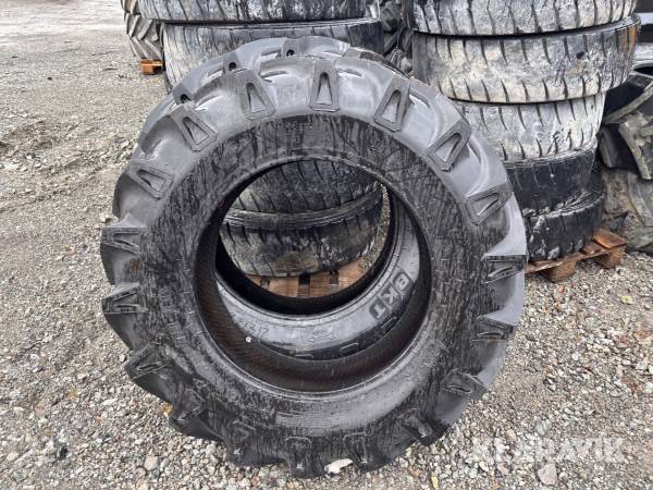 Traktordäck BKT TR-135 14.9-28 2st nya