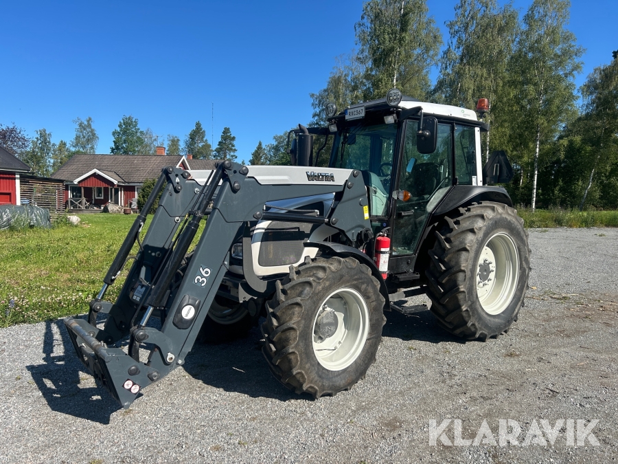 Traktor med lastare Valtra A83 Unlimited