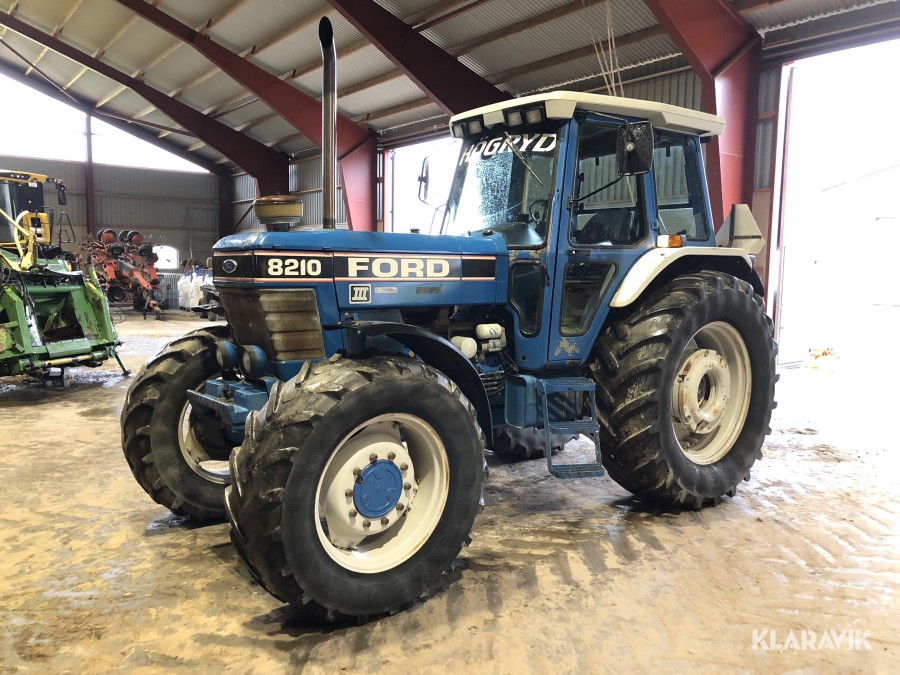 Traktor Ford 8210 4WD Turbo