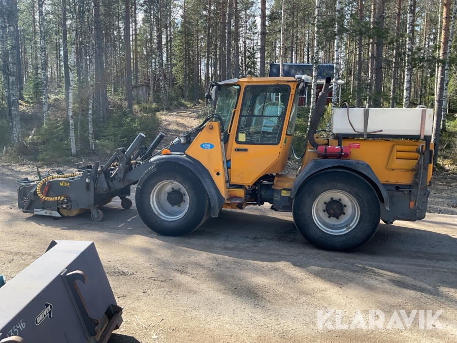 Redskapsbärare Wille 655C med redskap