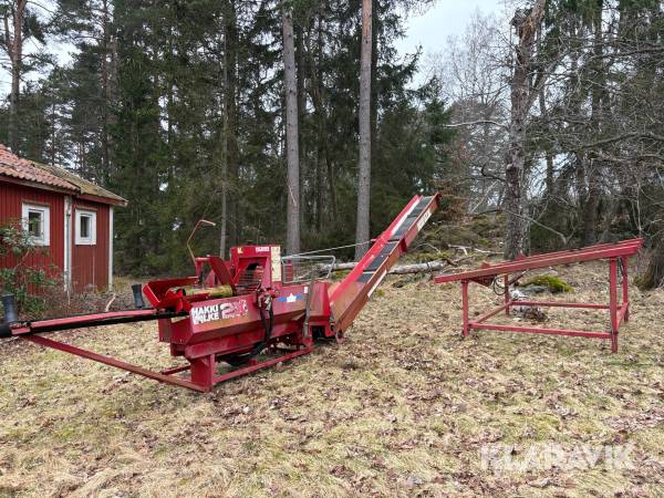 Vedmaskin Hakki Pilke 2X Trejon traktordriven