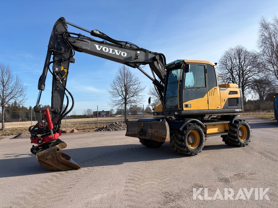 Hjulgrävare Volvo EW140D med tiltrotator och en skopa