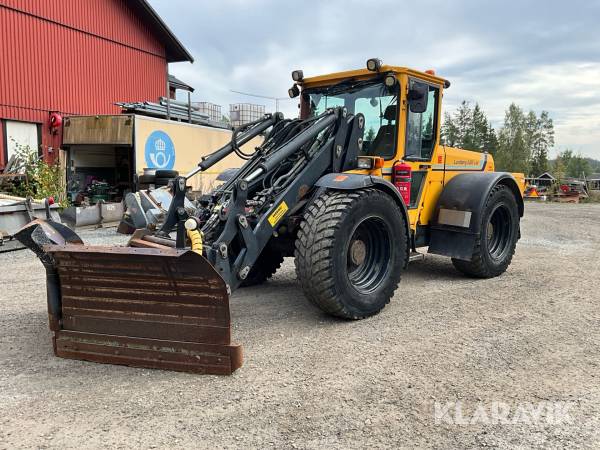 Hjullastare Lundberg 6200 LSE 345 med vikplog och Sandspridare
