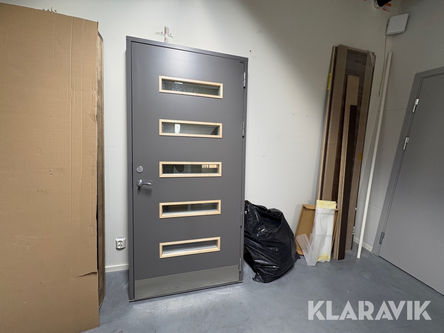 Ytterdörr KASKI Prag med målad karm