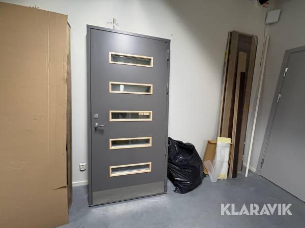 Ytterdörr KASKI Prag med målad karm