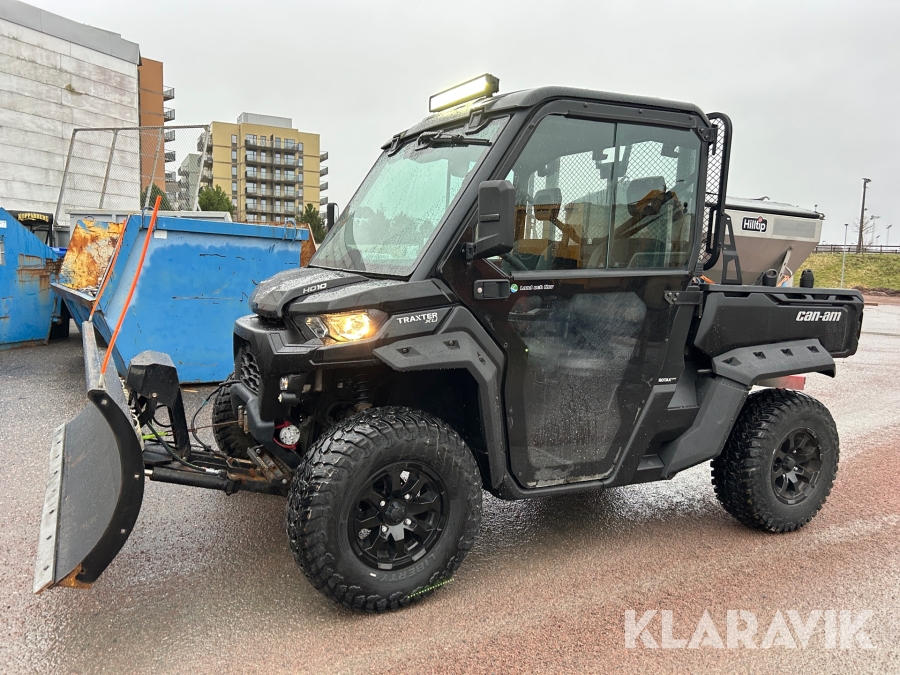 Terränghjuling Can-Am Traxter HD10XU med plog & spridare