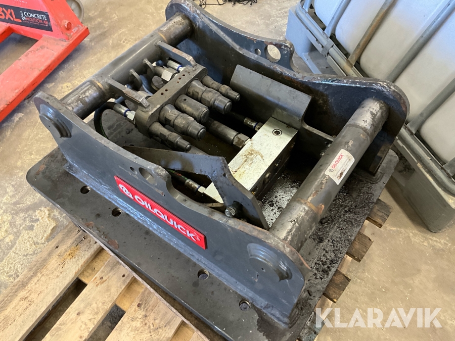 Redskapsfäste OilQuick 70R