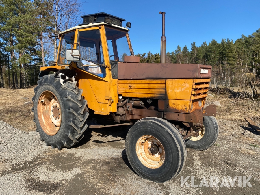 Traktor Valmet 702