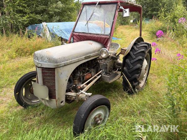 Veterantraktor Feguson Grålle