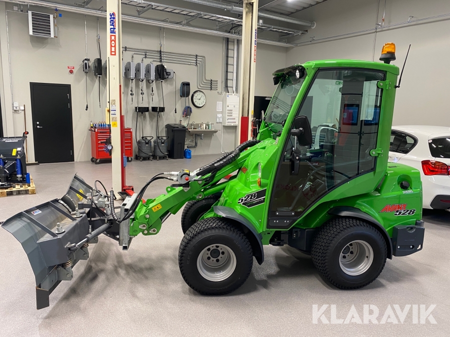 Kompaktlastare Avant 528 DLX-hytt