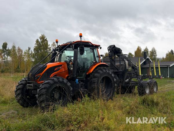 Traktor Valtra N134 152hk Skogsutrustad med Twintrack och Palms 12t U-Ram Skogsvagn