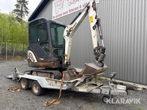 Grävmaskin Bobcat E16 med Släpvagn