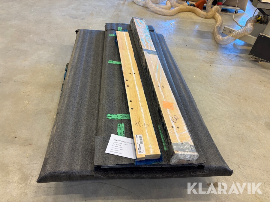 Pardörr med karm vänster 18x21