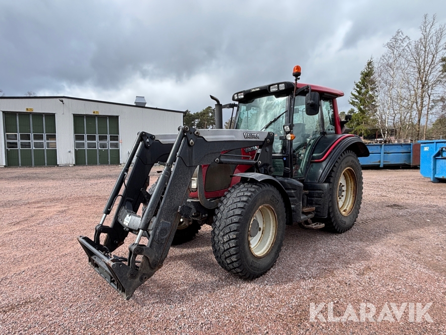 Traktor Valtra N92 med frontlastare & redskap