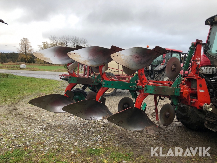 3-skärig växelplog Kverneland med hydraulisk tiltbredd