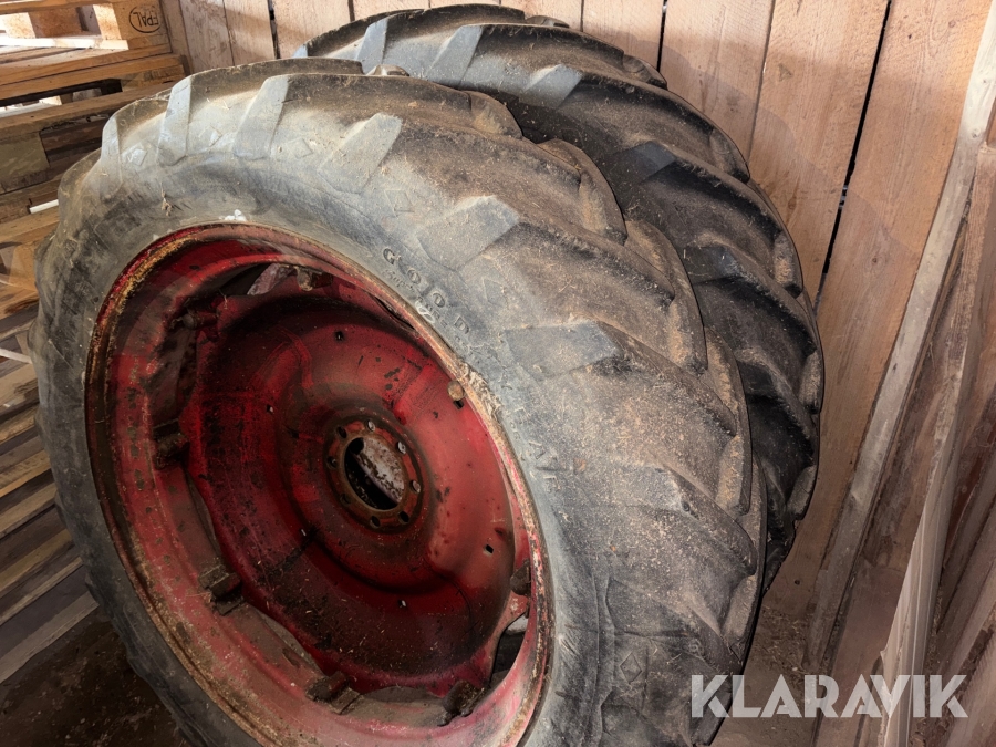 Traktordäck Good Year 13,6-38 2st