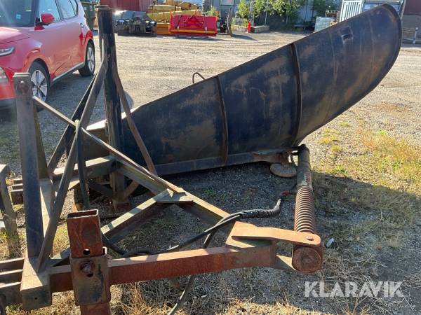 Traktorburen Sidovinge med hydrauliskt utskjut Vreten 3-punktsfäste
