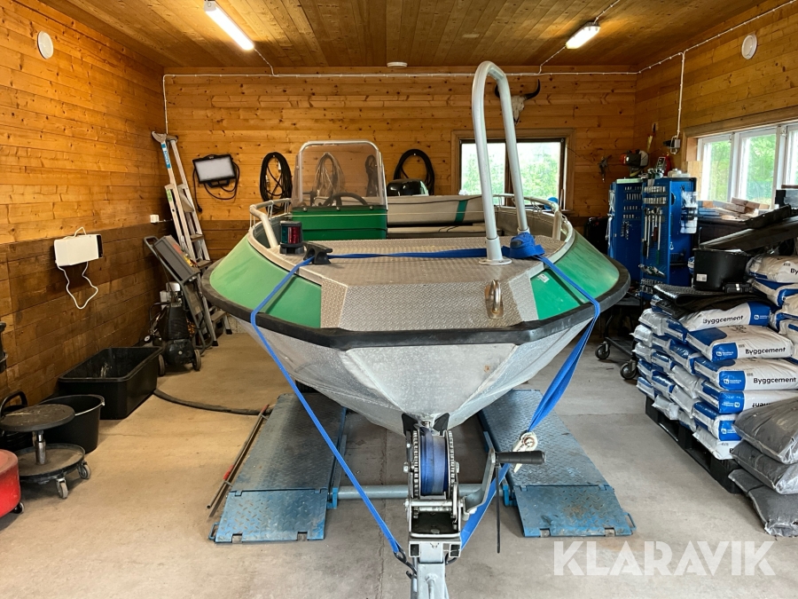 Styrpulpet/motorbåt Buster M