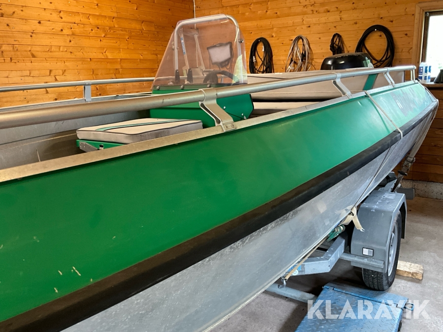 Styrpulpet/motorbåt Buster M
