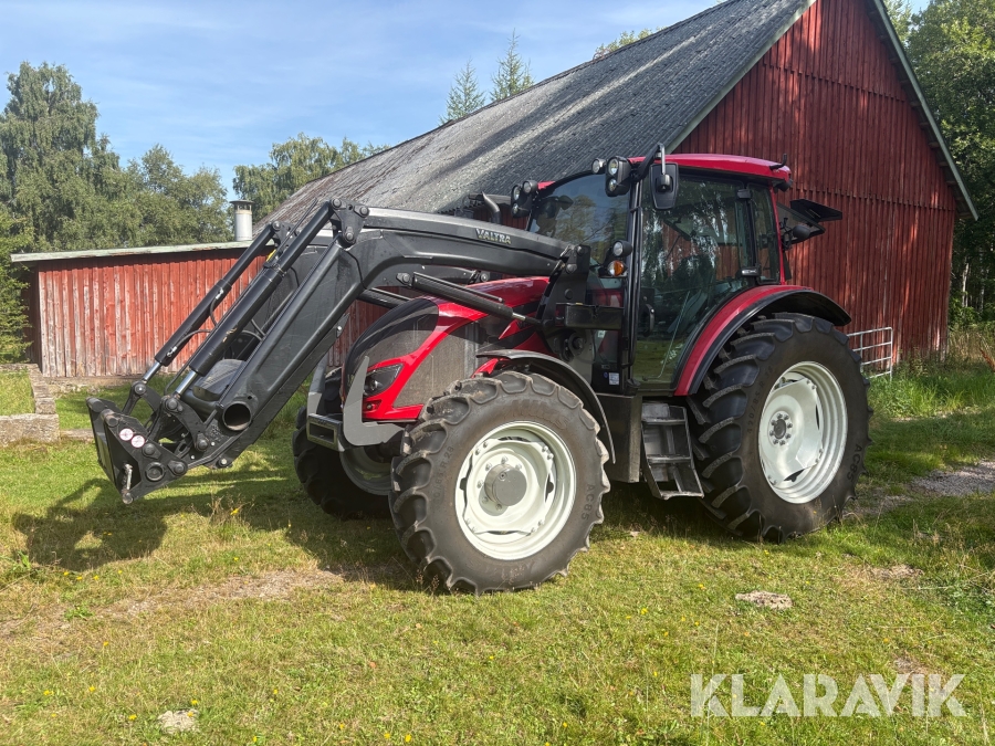 Traktor Valtra A114 med lastare