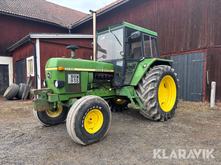 Veterantraktor John Deere 3130