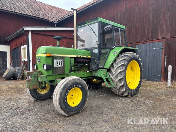 Veterantraktor John Deere 3130