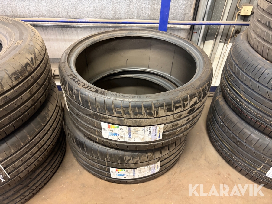 Däck Michelin Pilot Sport 4S 245/30ZR20 2st 