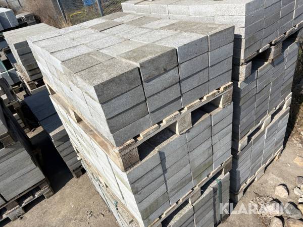 Parti granitplattor 195x195x80mm - Ca 14m²
