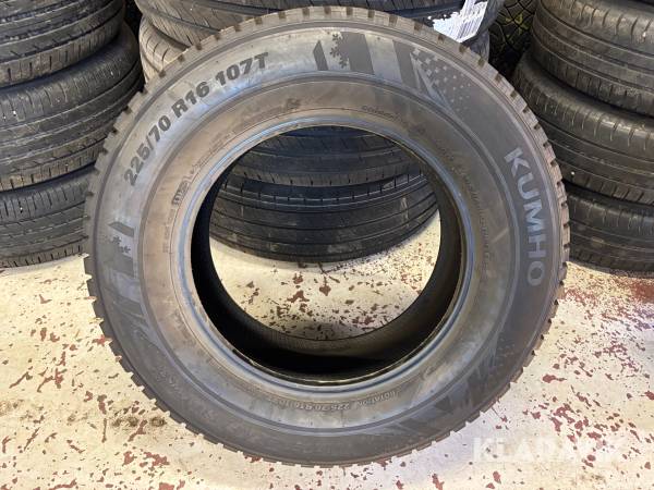 Dubbat vinterdäck Kumho WinterCraft SUV 1 st