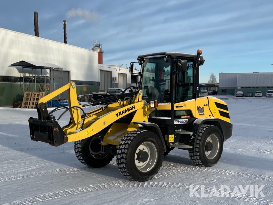 Hjullastare Yanmar V80-5 med vikplog, skopa, sandspridare