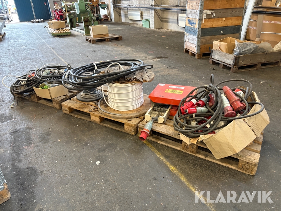 Diverse strömkablar