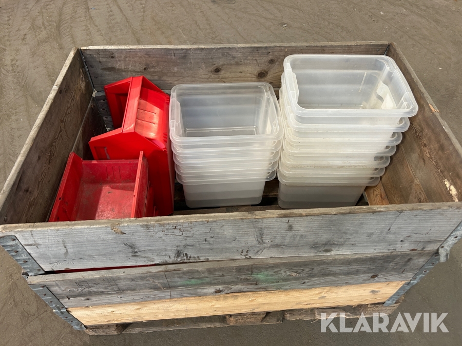 Plastlådor 17 st