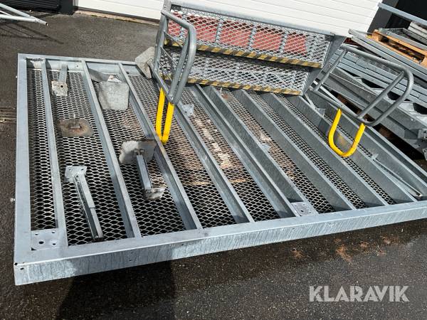 Entrétrappa med avsats